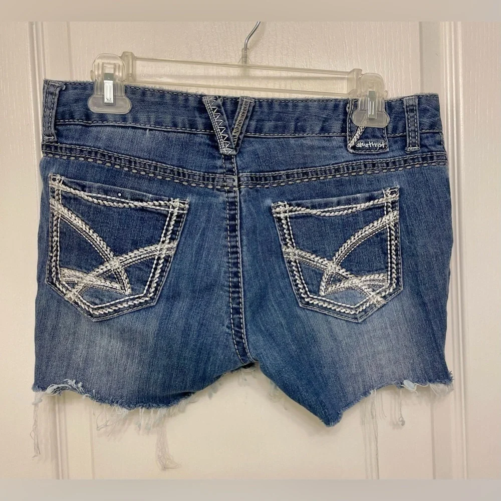 Amethyst - jean shorts - Picture 2 of 2
